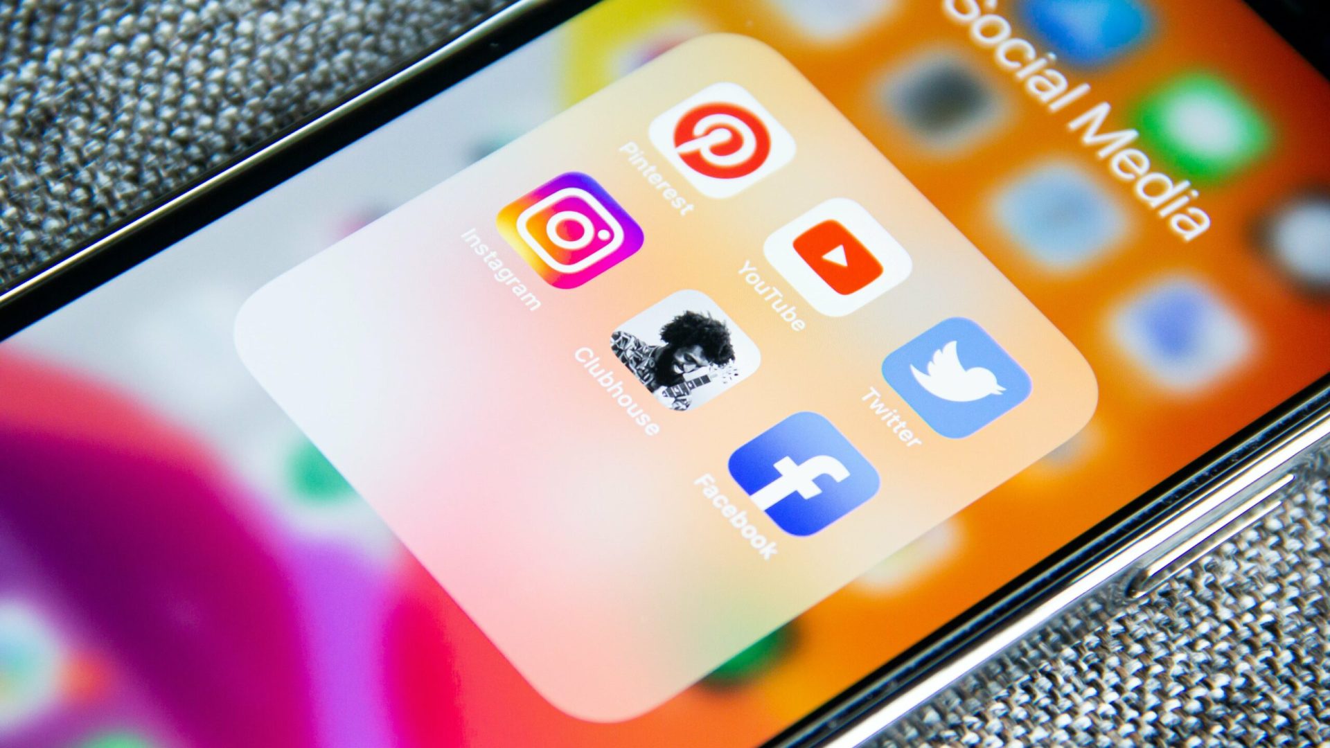 réseaux sociaux 1-min réseaux sociaux 1-min